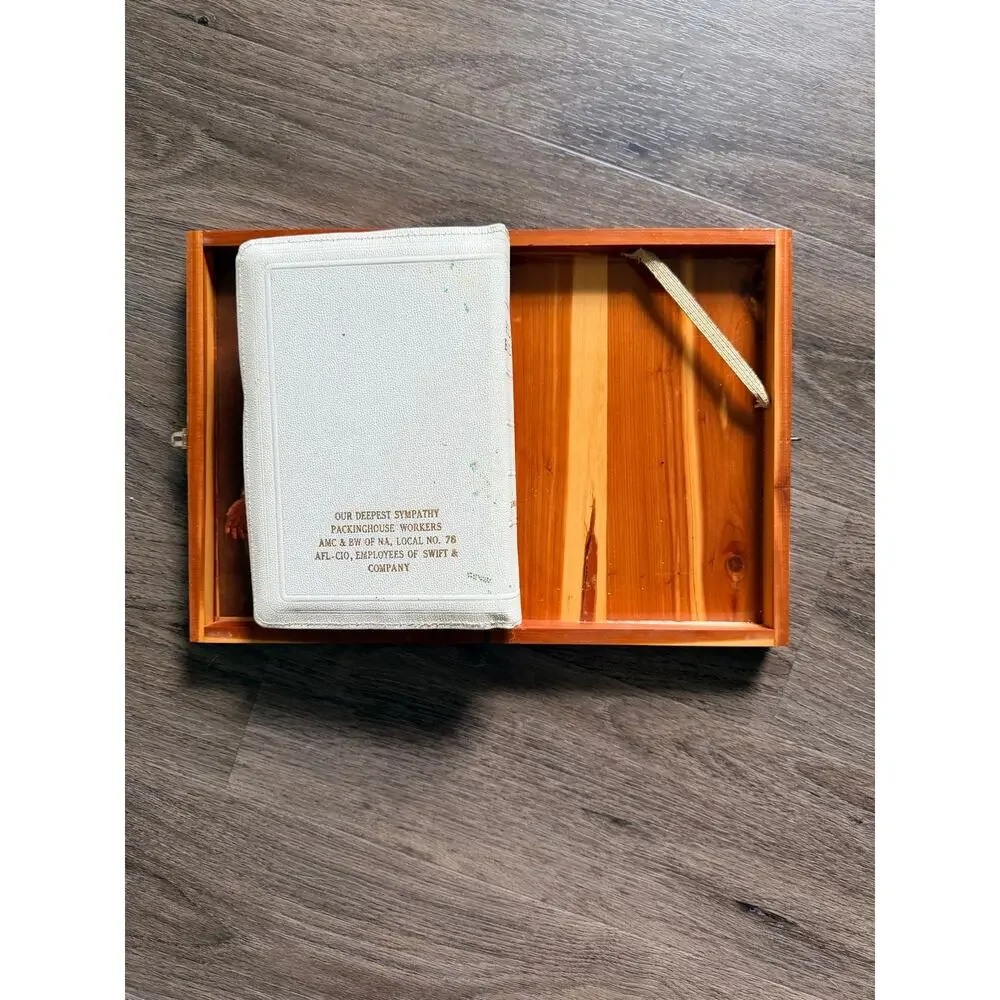 N/A vintage memorial